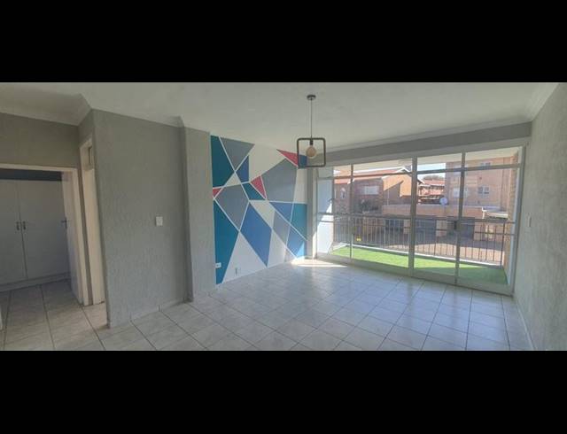 2 BEDROOM TOWNHOUSE FOR SALE IN NEW REDRUTH